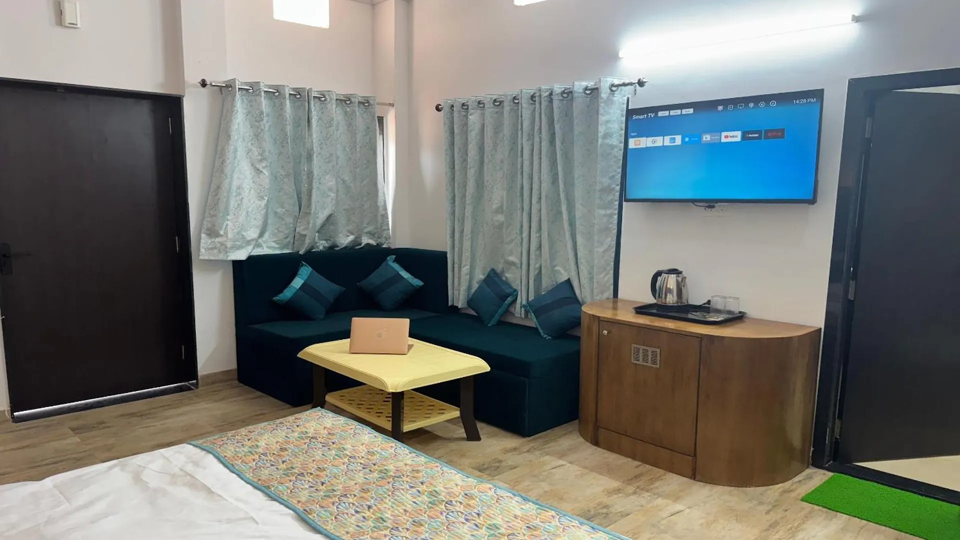 Hotel Mahua Monks Udaipur
